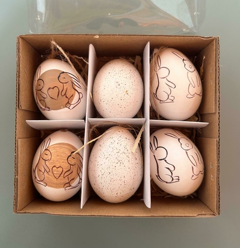 Pendente ovo cx com 6 unid branco e marrom Cód. OV562 - comprar online