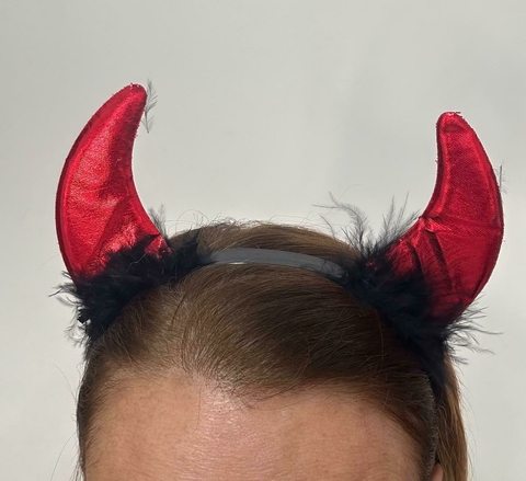 Tiara chifrinho vermelho e preto Cód. 29006376 - comprar online