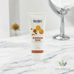 Exfoliante Facial de Extractos de Naranja y Con Nuez - comprar online