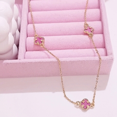 Colar folheado a ouro inspiração VF rosa - REF 464
