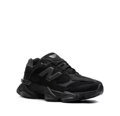 New Balance 9060 Triple Black en internet