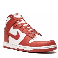 Nike Dunk High Retro Red en internet