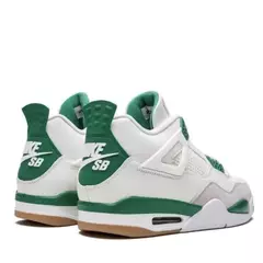 Air Jordan 4 Retro Pine Green en internet