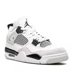 Air Jordan 4 Retro Military Black en internet