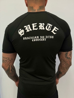 Imagem do Rash Guard - Suerte Gotic