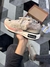 Zoomx Invincible Premium na internet
