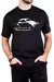 Camiseta preta com estampa de um Fusca em estilo reticulado, usada por um homem.