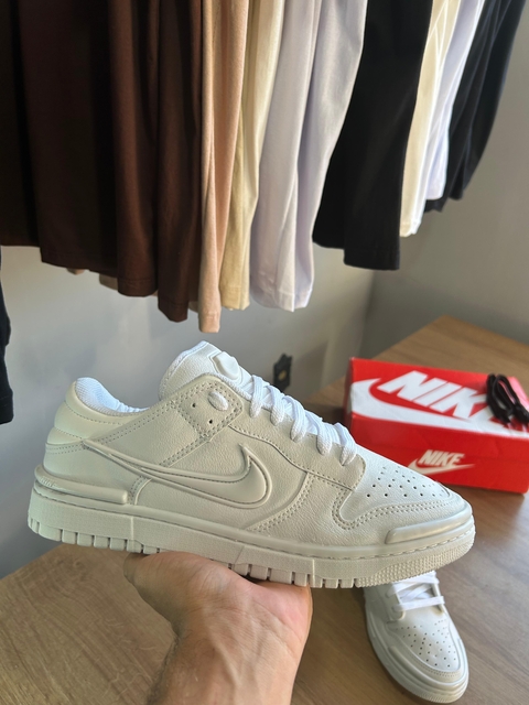 NIKE DUNK LOW TWIST “ triple white “