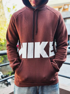 BUZO HOODIE MARRON en internet