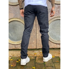 Calça Jeans Masculina Slim Com Elastano na internet