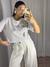 T-shirt Cropped Débora Prata - Detay