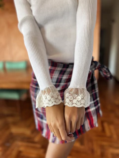 POLERA BARBIE OFF WHITE en internet