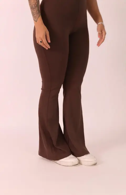 CALÇA FLARE