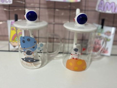 Caneca Astronauta com colher e tampa - comprar online