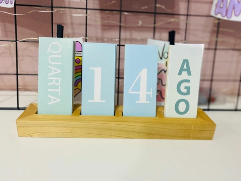Calendário de Mesa Permanente Madeira