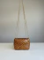 Aurora – A icônica Mini Bag em Pirarucu | Marcante & Sofisticada Caramelo - KATIE LEATHER 