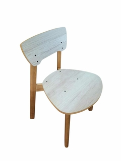 MESA NORDICA + 4 SILLAS ISSA - ENSUEÑOS