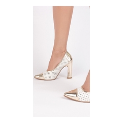 Sapato Scarpin Vazado Off White - BeegRio