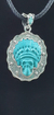 Dije De Calavera De Turquesa Con Penacho Montado En Plata
