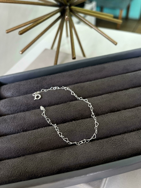 Pulseira corações vazados