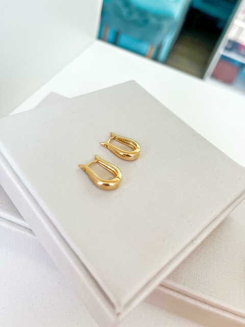 Brinco argola média dourada