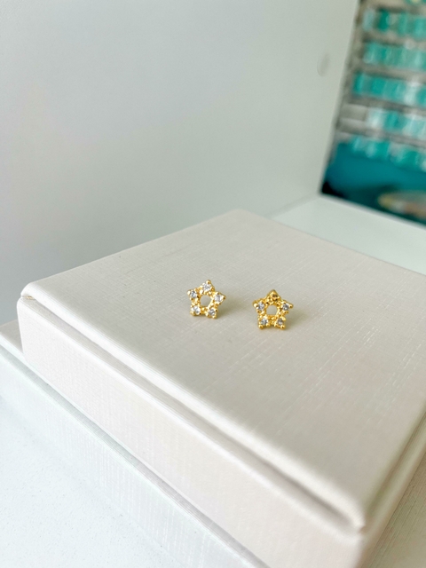 Brinco estrela dourado