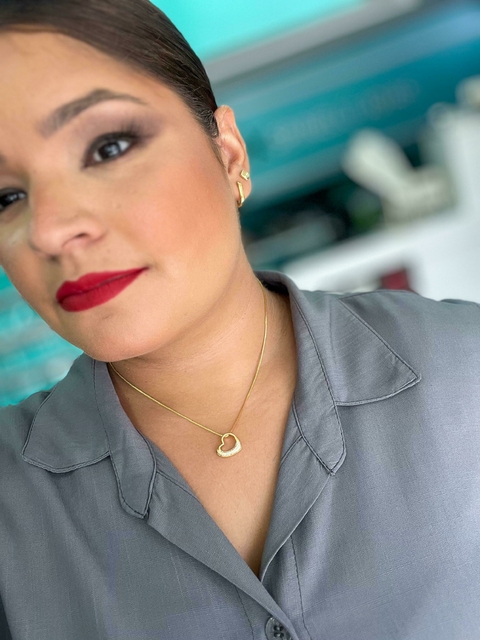 Colar coração vazado dourado