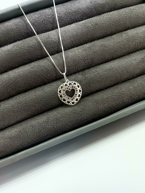 Colar coração vazado