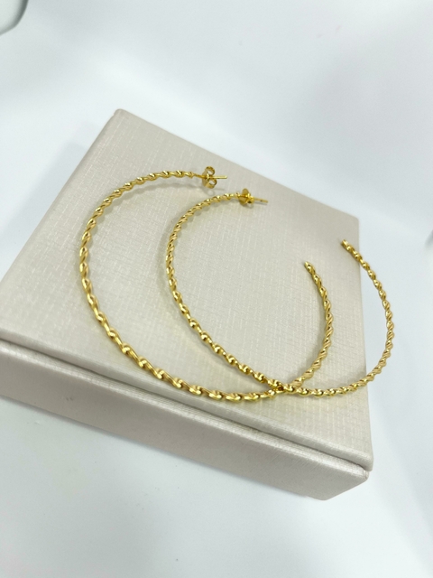 Argola torcida grande