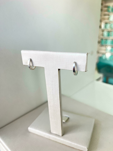 Argola click lisa média