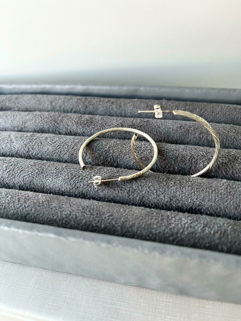 Argola média torcida