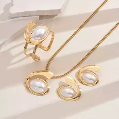 Conjunto de peças com detalhes em pérola - comprar online