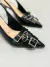 Scarpin Slingback Couro com Fivelas Preto Cecconello - comprar online