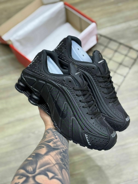 Nike shox R4 preto