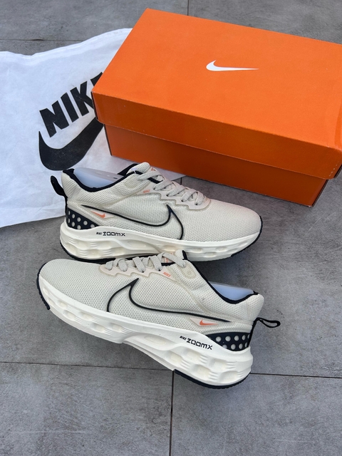 NIKE ZOOMX BEJE