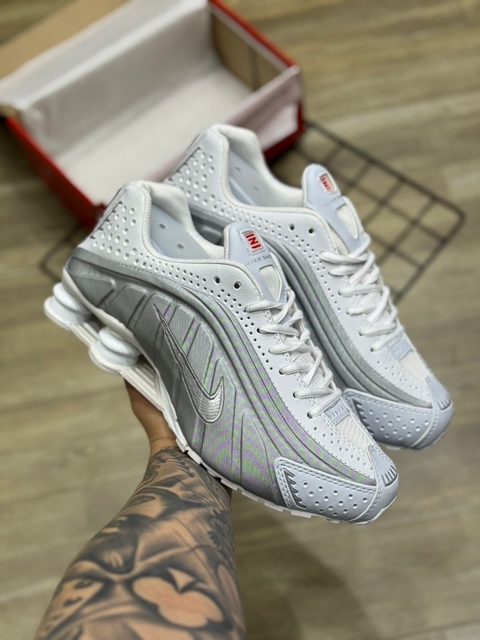 Nike shox R4 branco gelo