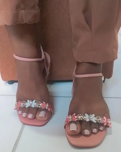 Sandália rasteira Flora - comprar online