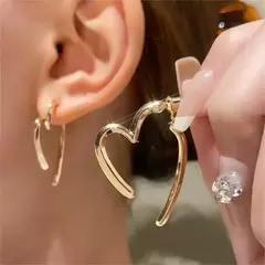 Brinco Argola Coração em Banho Dourado - Modis Acessórios