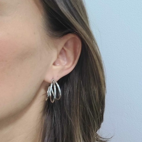 Brinco Meia Argola 3 Fileiras