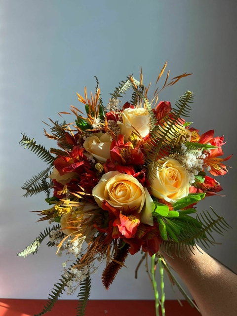 Buquê de Noiva Rosas Champanhe Mix Secos - comprar online