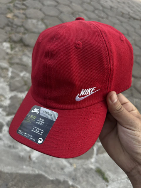 BONÉ NIKE - VERMELHO