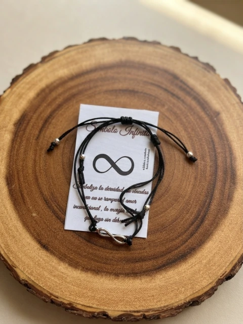 Pulsera Hilo con Símbolo Infinito