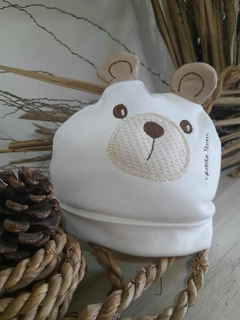 Gorro bordado cara de oso