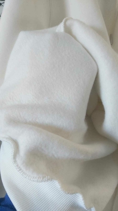 BUZO HOODIE CANGURO PREMIUM "crudo" - VISUALWEAR