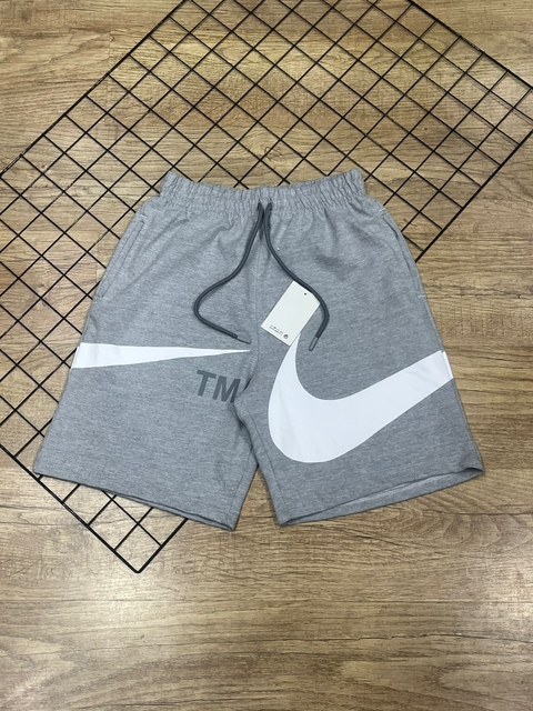 BERMUDA MOLETOM NIKE TM CINZA
