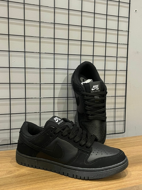 TÊNIS NIKE DUNK BLACK
