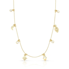 Collar con dijes variados de zirconia