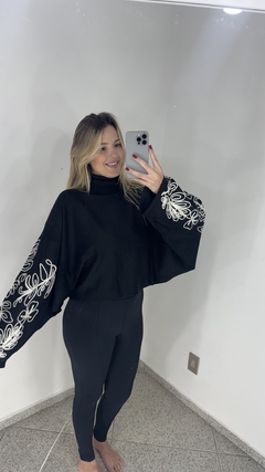 Imagem do Blusa Tricot Flora Manga Larga Bordada