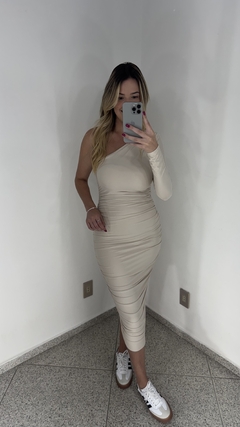 Vestido Midi Drapeado Uma Manga Só Nude - comprar online