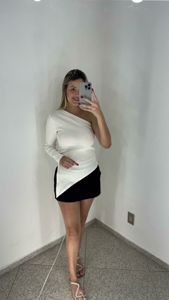 Nula Manga Canelada Assimétrica - Julia Loyacono Store